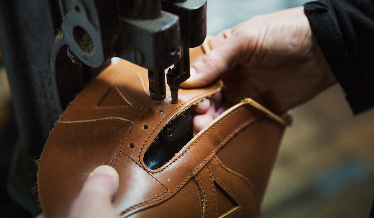Mengapa memilih vendor sepatu untuk produksi sepatu berkualitas