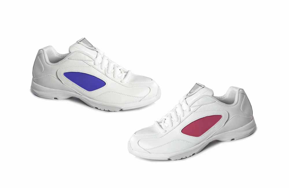 Sepatu putih dengan aksen ungu dan merah, desain sporty dan modern, cocok untuk aktivitas sehari-hari atau olahraga.