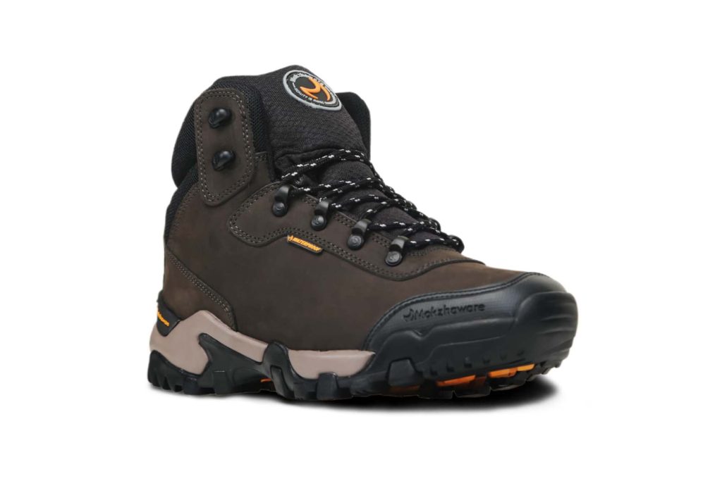 Sepatu boot hiking pria dengan desain kokoh, tahan lama, dan dilengkapi dengan sol karet yang kuat untuk perlindungan maksimal.