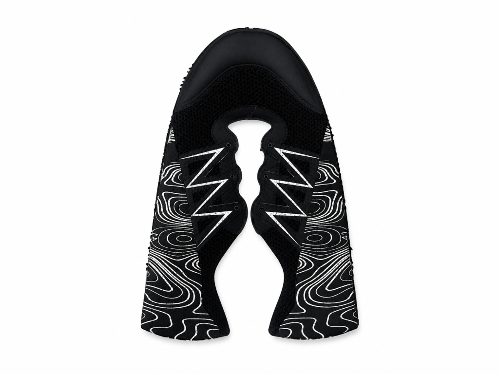 Upper sepatu olahraga hitam dengan desain printing untuk proses produksi sepatu
